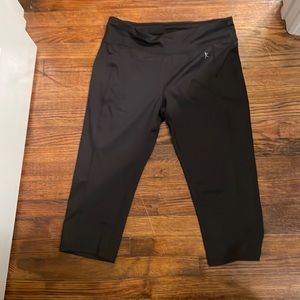 Black leggings cropped size medium